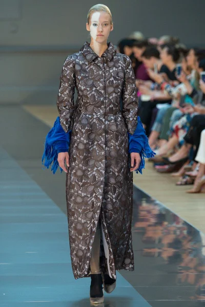 Look 13